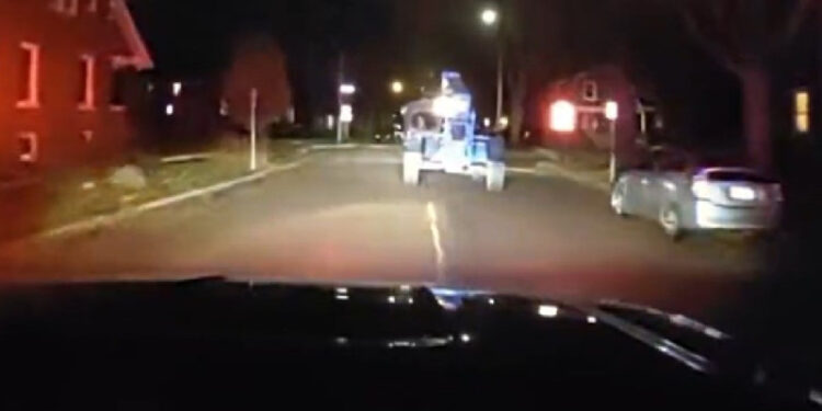 VIDEO: Niño roba un montacargas y protagoniza peligrosa persecución en Michigan