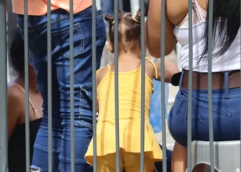 México inicia retorno asistido a Guatemala de 47 menores migrantes