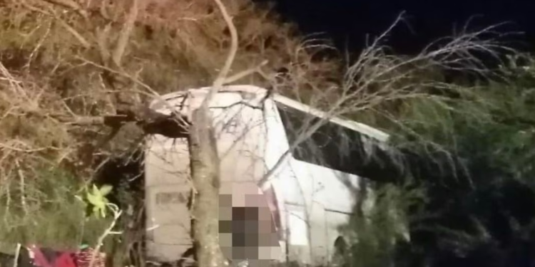 Fallece persona tras volcadura de autobús en Tamaulipas