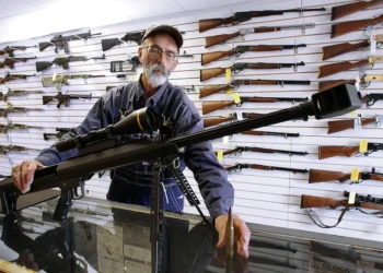 México gana batalla a EU: Corte acepta demanda contra poderosas empresas de armas