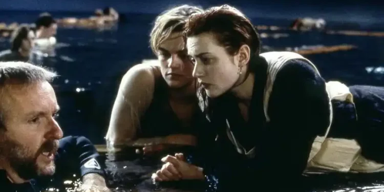 Vendida la icónica tabla del final de ‘Titanic’ en una subasta: fue la pieza más cara