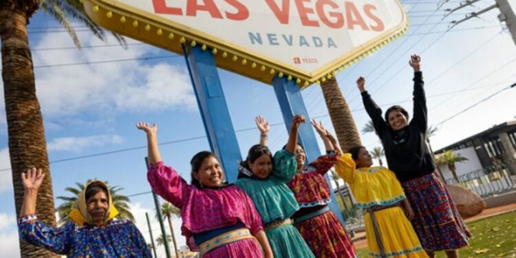 ¡Orgullo mexicano! Mujeres rarámuris corrieron 550 kilómetros de Los Ángeles a Las Vegas