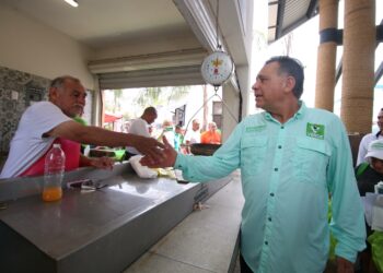Comerciantes de La Puntilla votarán por Geño y Maki al Senado