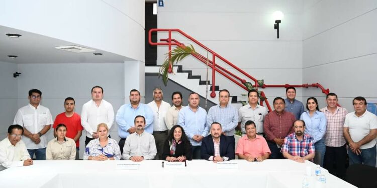 Olga Sosa propone a constructores de CMIC trabajar en equipo y dar mayor dinamismo a esta industria en Tamaulipas.