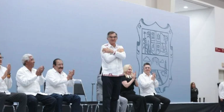 Reconoce gobernador labor del magisterio tamaulipeco