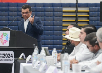 Lalo Gattás Báez Reafirma Compromisos en Seguridad y Desarrollo Económico en el Foro Político 2024