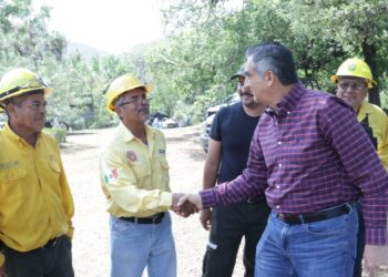 Supervisa gobernador trabajos en el Cañón del Novillo; incendio controlado al 65%