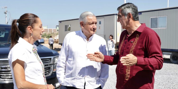 Encabezan reunión en Nuevo Laredo el presidente López Obrador, la presidenta electa ClaudiaSheinbaum y el gobernador Américo Villarreal