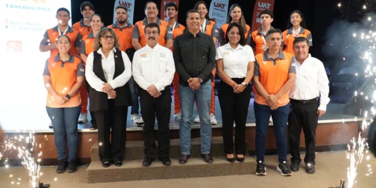 Reconoce la UAT a estudiantes destacados