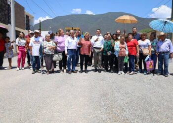 Le cumple Lalo Gattás a vecinos de la Cuauhtémoc