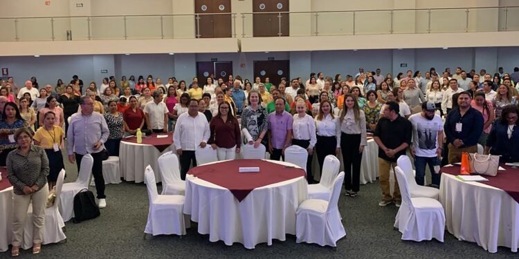 Participa personal educativo en Congreso de Educación Inclusiva