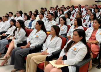 Otorgan plazas de servicio social a médicos pasantes de la UAT en Matamoros