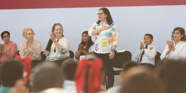 Reconocen a estudiantes y docentes sobresalientes en la Olimpiada del Conocimiento Infantil