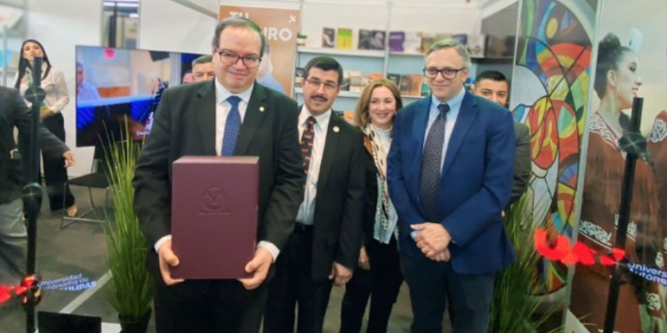 Participa la UAT en la feria del libro de la UNAM, la FILUNI 2024