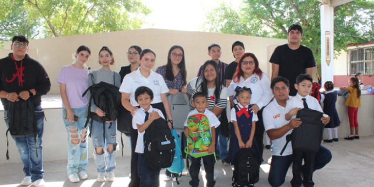 Entrega la UAT material escolar a estudiantes de primaria en Río Bravo