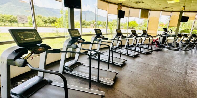 Renuevan equipamiento para el gimnasio del IPSSET