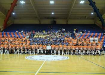 Presenta el rector a los Correcaminos UAT Liga Mayor de Futbol Americano