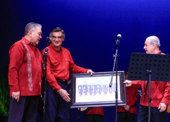 Celebran Américo y María 25 aniversario de la rondalla del hospital de Victoria