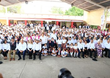 Con educación y valores estudiantes tendrán un mejor futuro: Américo