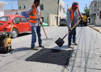 Restaura Municipio 270 m2 más de bacheo en la ciudad.