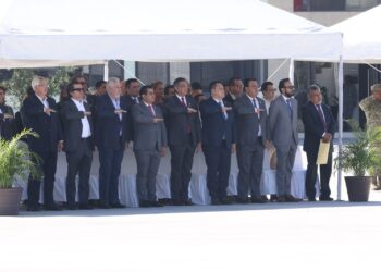 Acude Américo Villarreal a relevos de mandos de la IV Región, 8/a y 48/a Zonas Militares