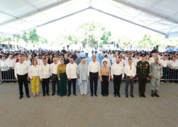 Cumple Américo al Tec Victoria; construye gimnasio