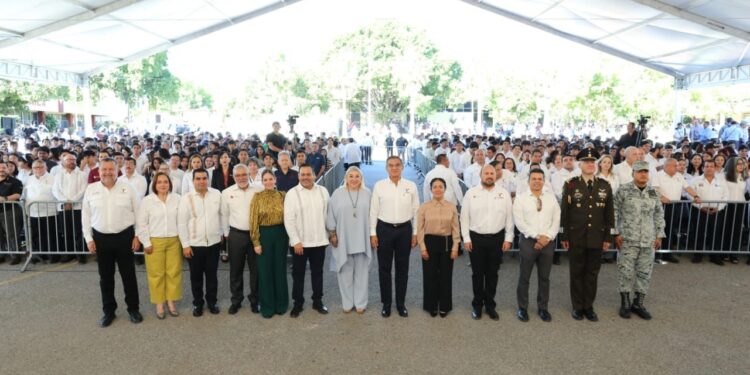 Cumple Américo al Tec Victoria; construye gimnasio