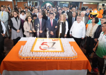 Consolida la UAT 57 años de prestigio académico de la Facultad de Comercio Victoria