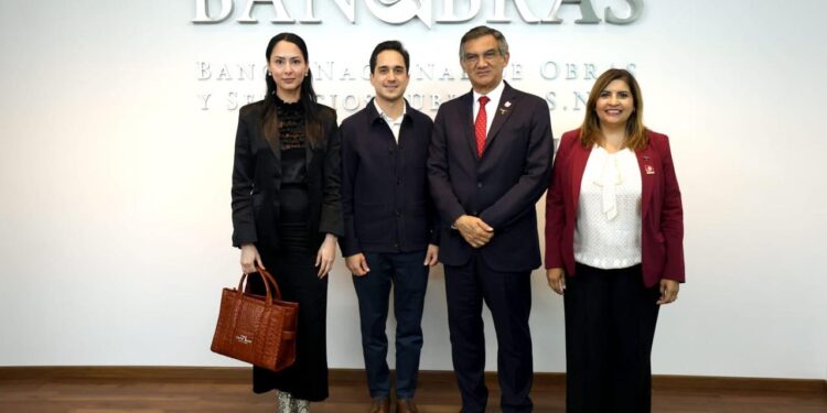 Gobernador de Tamaulipas y director de Banobras impulsan proyectos de movilidad y manejo de residuos sólidos