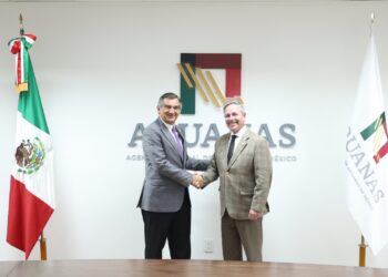 Consigue gobernador apoyos para recinto fiscal y proyectos de energía y gas