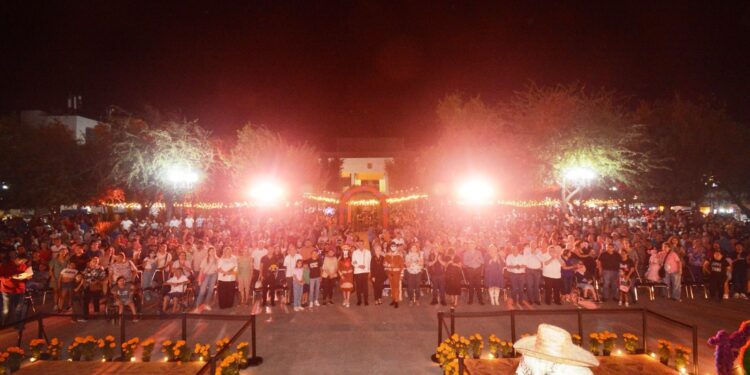 Américo y María fortalecen tradiciones del Día de Muertos en Tamaulipas