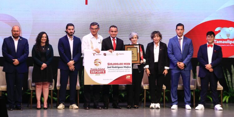 Premia Américo a talentosos jóvenes y deportistas tamaulipecos