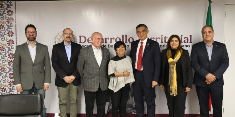 Acuerdan gobernador y Sedatu fortalecer regularización de tenencia de la tierra