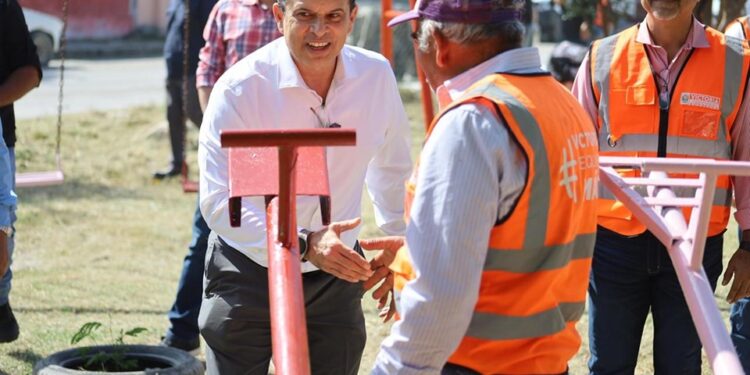 Lleva Lalo Gattás mejoras en servicios públicos y urbanos a colonias del sur.