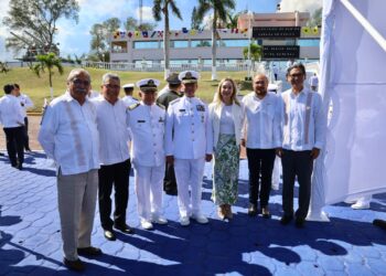 Asiste secretario general de Gobierno al 199 aniversario del “Día de la Armada de México” en la Primera Región Naval