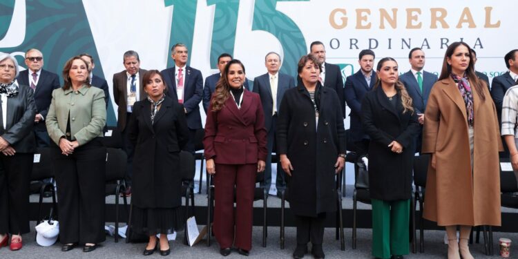 Participa gobernador Américo Villarreal en la Asamblea General Ordinaria del IMSS