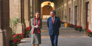 Claudia Sheinbaum se reúne con Gustavo Petro en Palacio Nacional