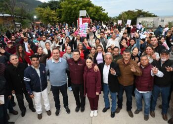 Llevan Lalo y Lucy servicios y programas a La Esperanza.