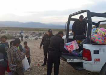 Guardia Estatal obsequia juguetes y dulces a menores de Ciudad Victoria