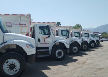 Mantiene Municipio en óptimas condiciones camiones de basura.