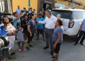 “No están solos”: recorre Américo colonias de Reynosa afectadas por las lluvias