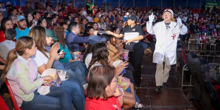 Fortalecen DIF y Circo Mundial convivencia familiar en Victoria.