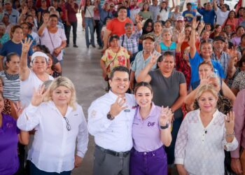 Benefician Lucy y Lalo a familias de La Misión.