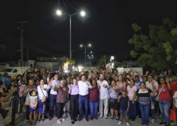 Reinstala Municipio alumbrado y regresa seguridad en Pajaritos.