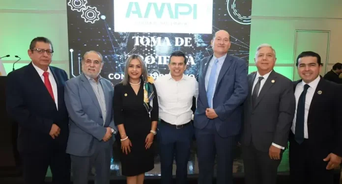 Se compromete Lalo Gattás a trabajar con el sector inmobiliario