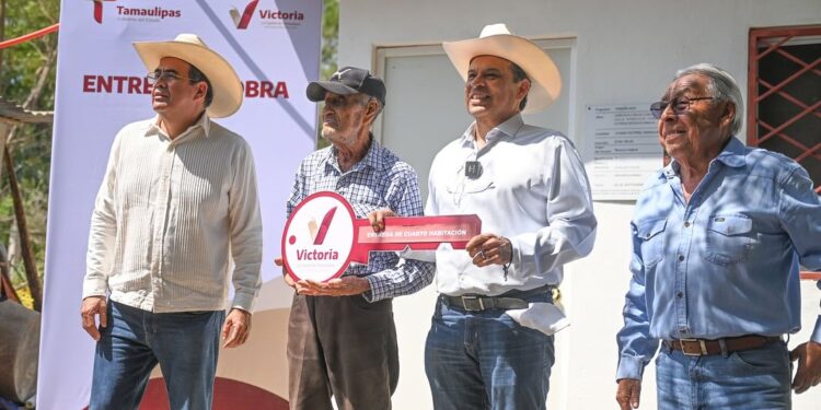 Entrega ayuntamiento vivienda digna a adulto mayor en ejido La Presa.