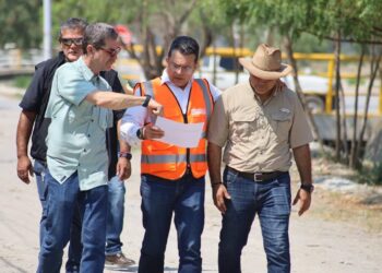Supervisa alcalde limpieza de dren pluvial