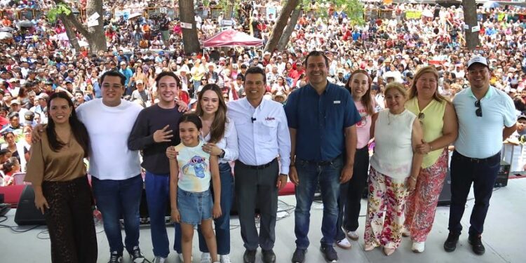 Disfrutan más de 40 mil el festival musical San Marcazo 2025.