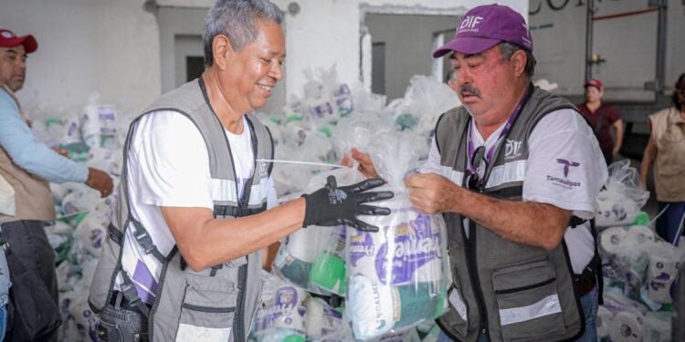 Continúa DIF Tamaulipas entregando apoyos  a familias afectadas por lluvias e inundaciones en la frontera
