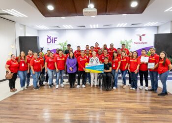 Atestigua María de Villarreal entrega de donativo de la campaña de redondeo de Oxxo  en Tamaulipas